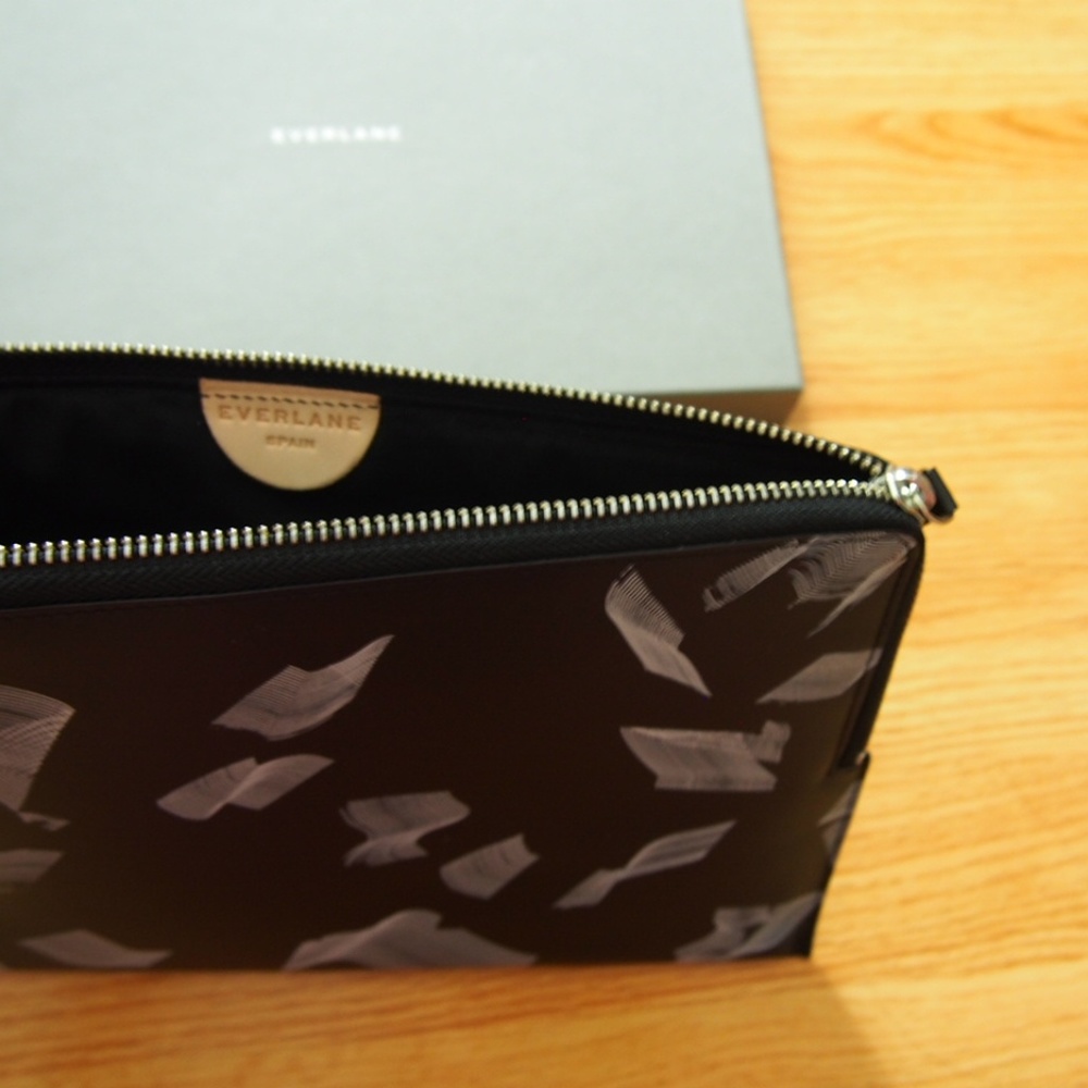 * Everlane Leather Pouch - Picture 4 of 6